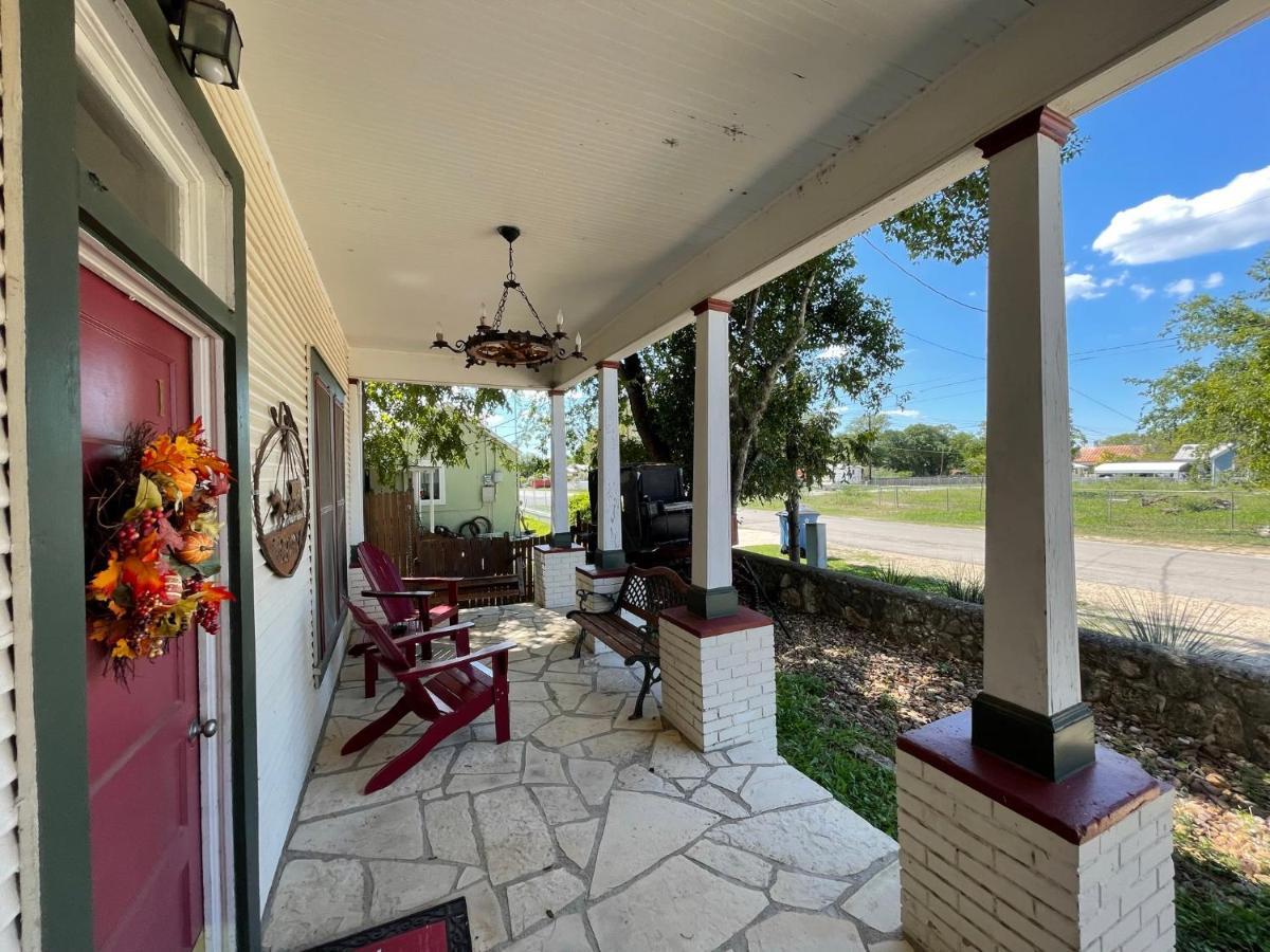 Carriage Inn - Tarpley Suite 5 Bandera Exterior photo